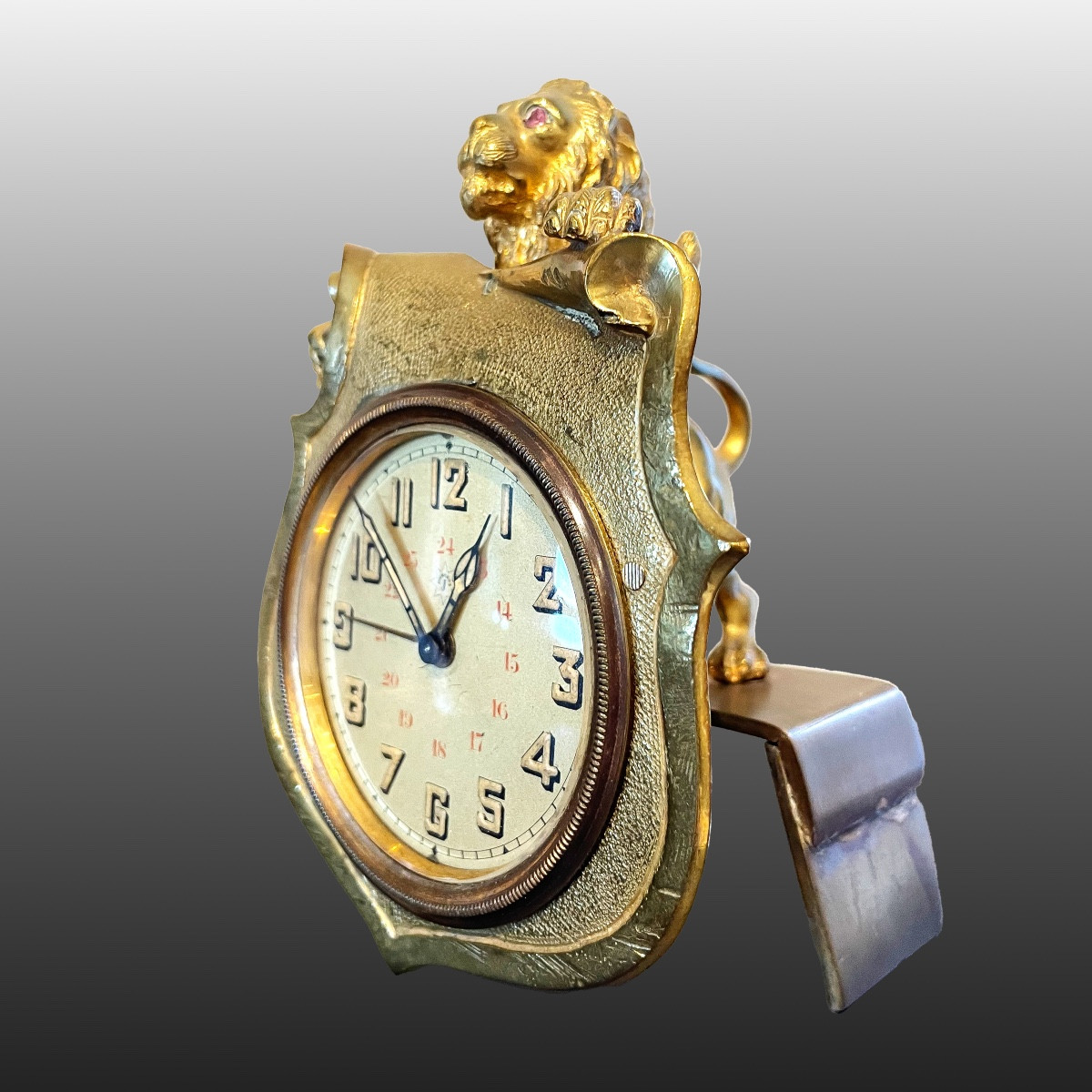 Art Deco Bronze Clock With Pink Eyed Stone Lion-photo-2