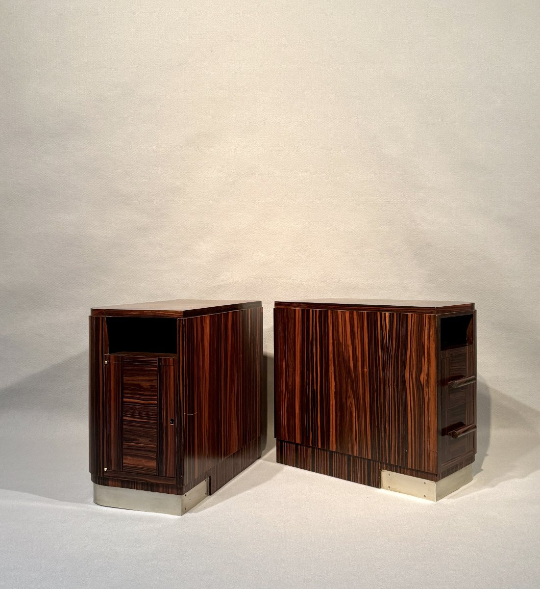 Paire de bouts de canapés ou chevets Art déco ébène de Macassar signée G.Massi-photo-4