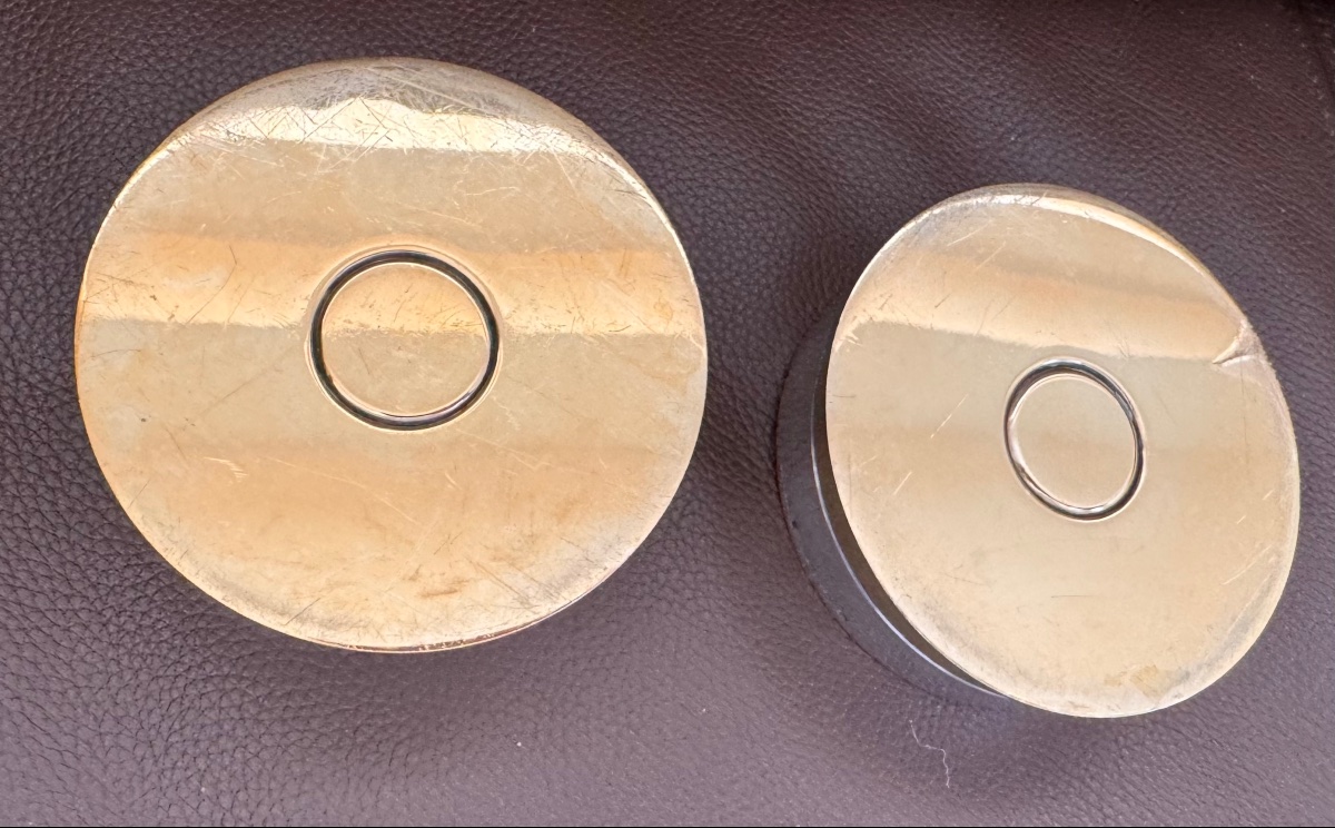 HERMES PAIRE DESSOUS BOUTEILLES OU VERRES VINTAGE METAL ARGENTÉ ET DORÉ -photo-2
