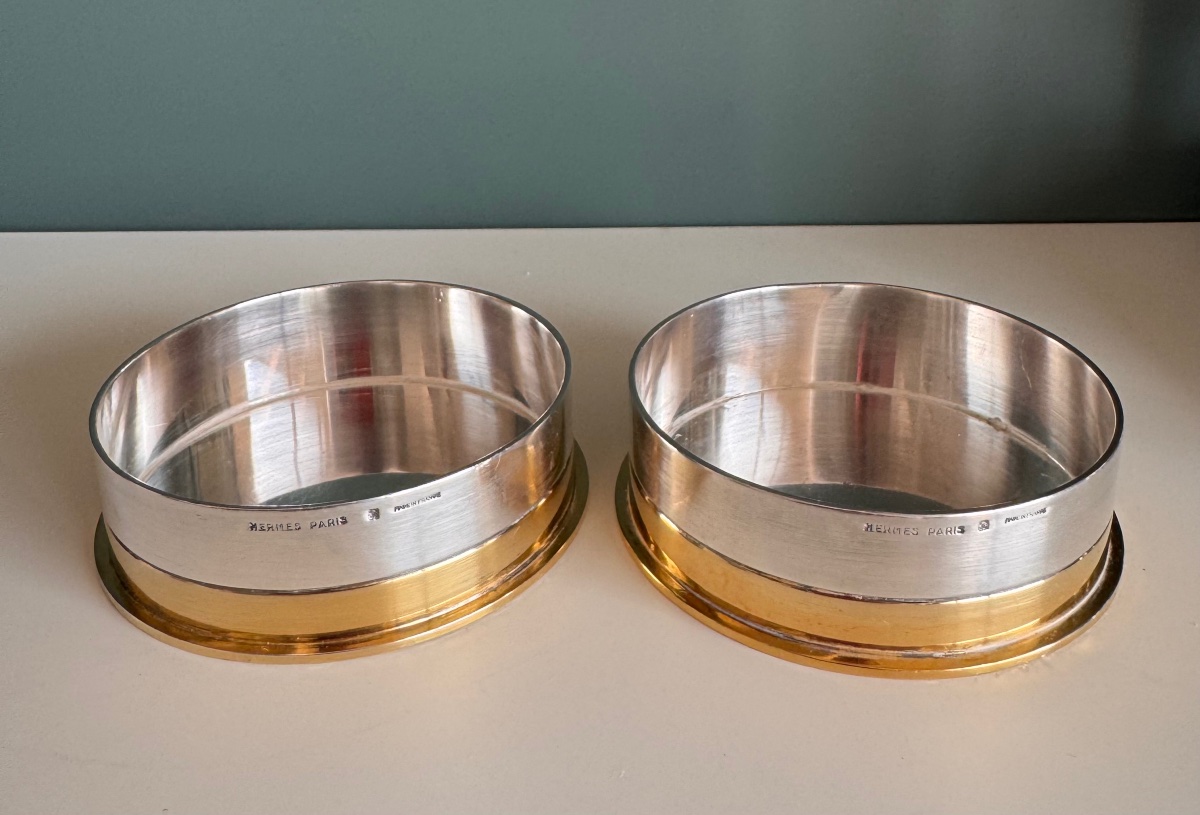 HERMES PAIRE DESSOUS BOUTEILLES OU VERRES VINTAGE METAL ARGENTÉ ET DORÉ -photo-3