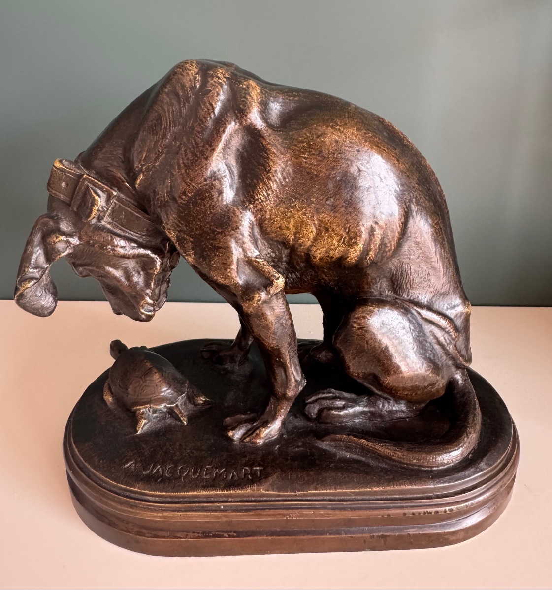 H. A   JACQUEMART   BRONZE CHIEN A LA TORTUE FONDEUR ALFRED DELAFONTAINE XIX SIECLE