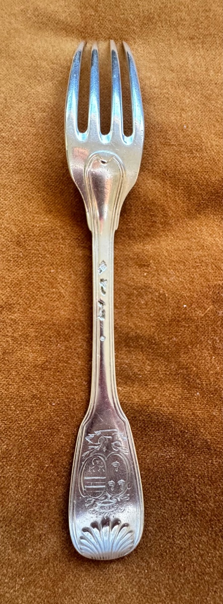FOURCHETTE ARGENT MASSIF  FILET COQUILLE  FERMIERS GENERAUX  ARMOIRIES 20,5 CM XVIII SIECLE-photo-3