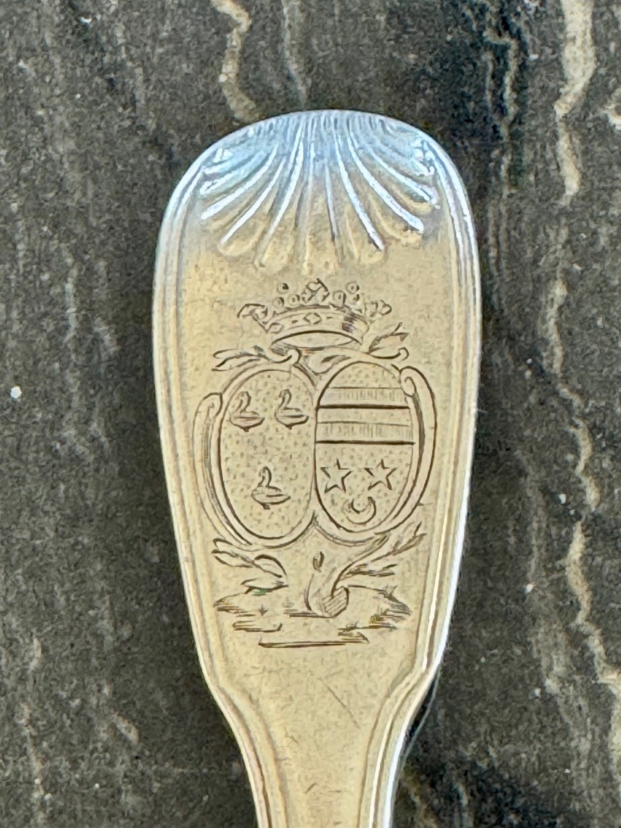 FOURCHETTE ARGENT MASSIF  FILET COQUILLE  FERMIERS GENERAUX  ARMOIRIES 20,5 CM XVIII SIECLE-photo-7