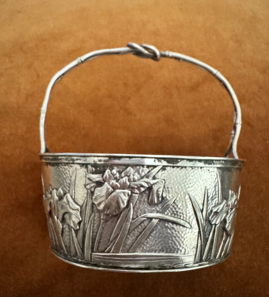 Japan:  Miyamoto Shoko Silversmith, Small Solid Silver Basket, Late Meji Period, Iris Decorations-photo-2