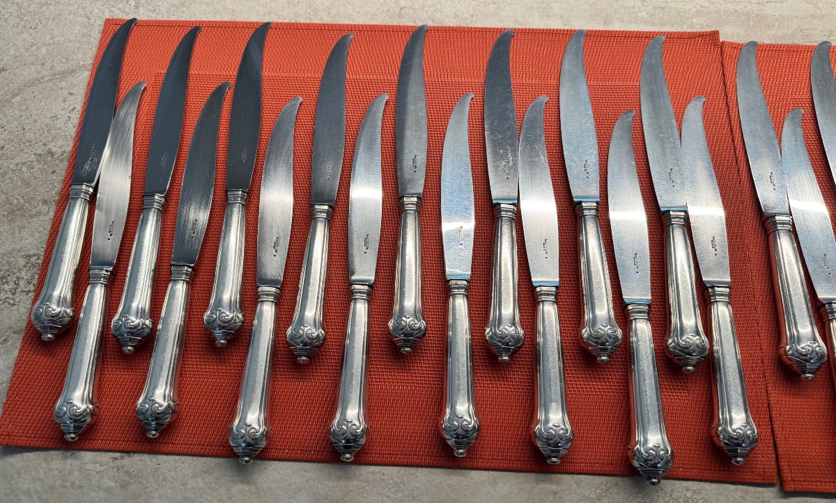 BANCELIN :24  GRANDS COUTEAUX ARGENT STYLE XVIII DLG PUIFORCAT +11 COUTEAUX LAME ARGENT DESSERT-photo-7