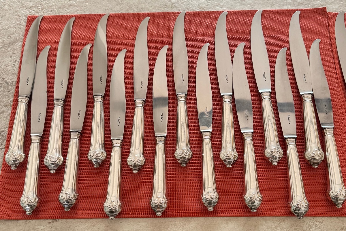 BANCELIN :24  GRANDS COUTEAUX ARGENT STYLE XVIII DLG PUIFORCAT +11 COUTEAUX LAME ARGENT DESSERT
