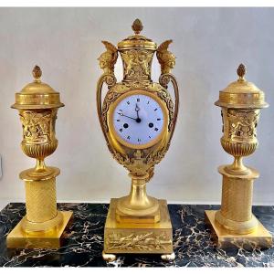 Exceptional Rare And Sublime Complete Garnish Empire Period "aux Guerriers" Gilt Bronze
