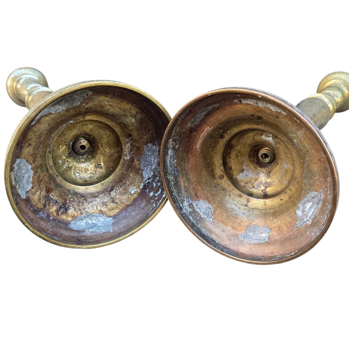 Pair Of Antique Chased Brass Candlesticks – Figurative Decoration – Persian Work, Iran, Q Period-photo-1