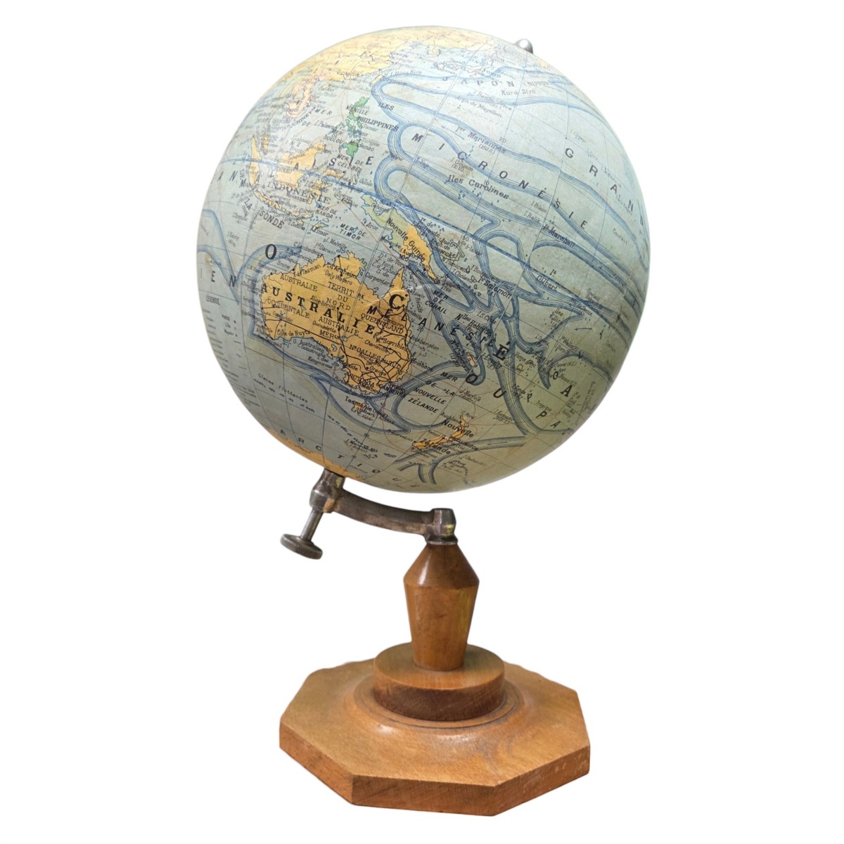 Globe terrestre scolaire ancien J. Forest – Girard, Barrère & Thomas, Paris, circa 1933-1935