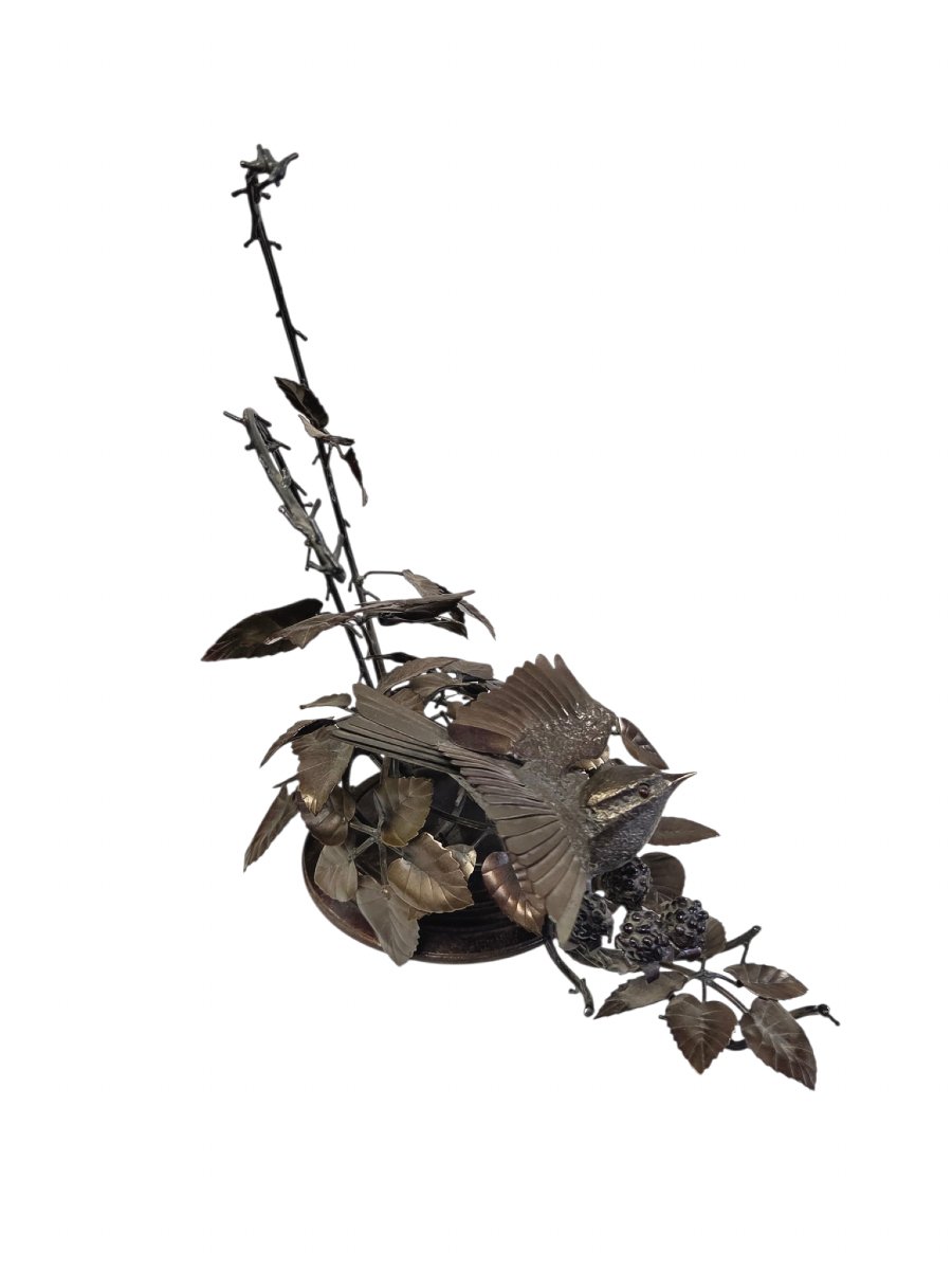 Gordon Griffiths – Sculpture d’oiseau sur ronces en métal. -photo-1