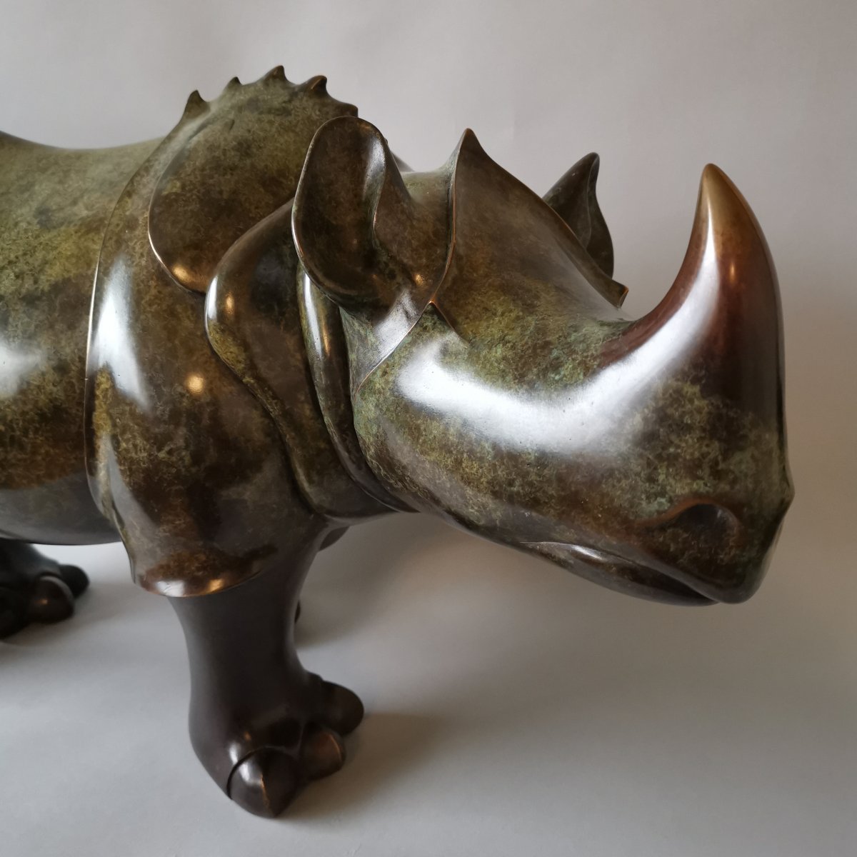Lucien Ghomri ( 1949).  Epreuve d'artiste ( III/IV) , Grand Rhinoceros En Bronze-photo-3