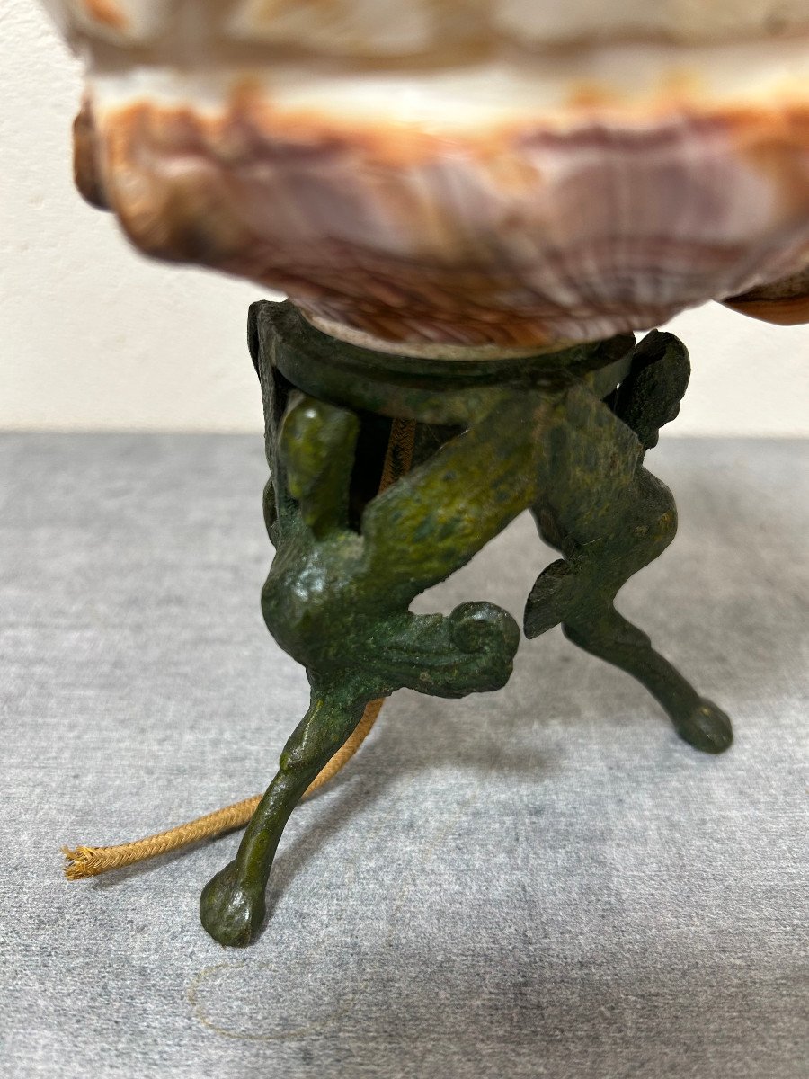 Veilleuse En Coquillage, Sculptée En Camé à Décor De Scène Antique-photo-1