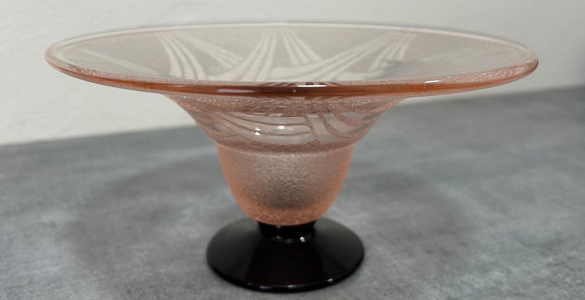 Art Deco Cup On Shower Feet, Glass Signed Schneider (le Verre Français)