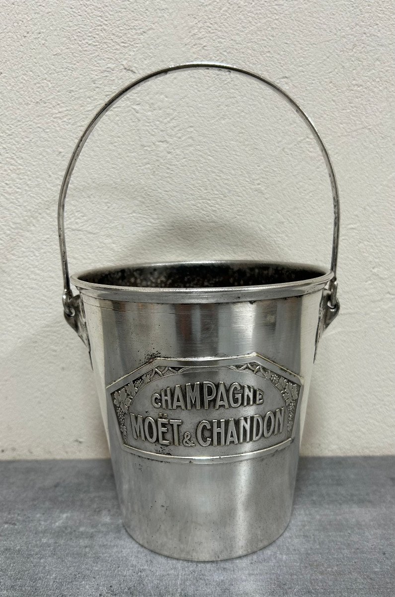 Moët Et Chandon Champagne Ice Bucket In Silver Metal