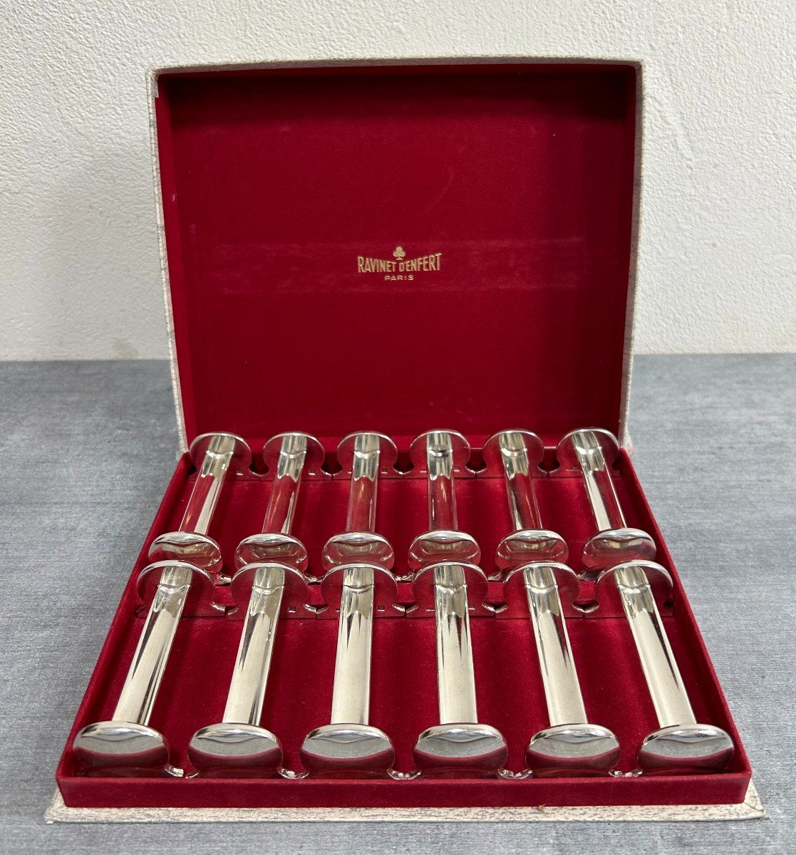 Coffret De 12 Porte-couteaux De Table En Métal Argenté De l'Orfèvre Parisien Ravinet d'Enfert