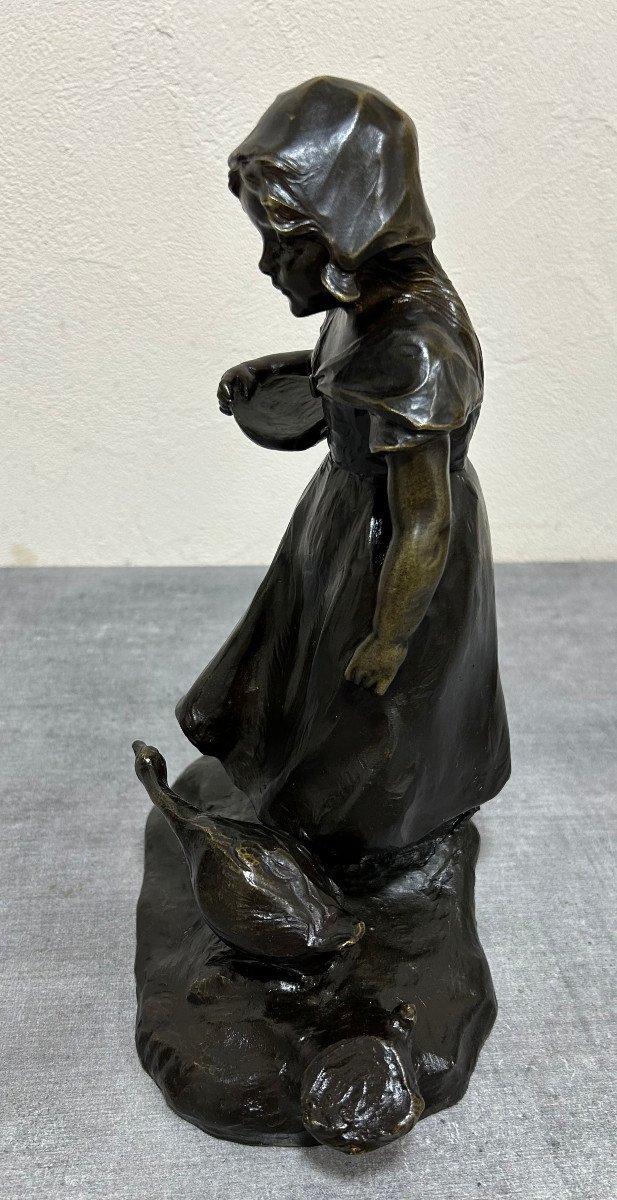 Jeune Fille Et Son Oie En Bronze Signé Landuc Fin XIXème-photo-1