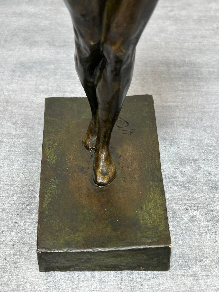 Bronze art déco années 30 Fernand Larapidie Femme les bras croisés sur sa poitrine-photo-1