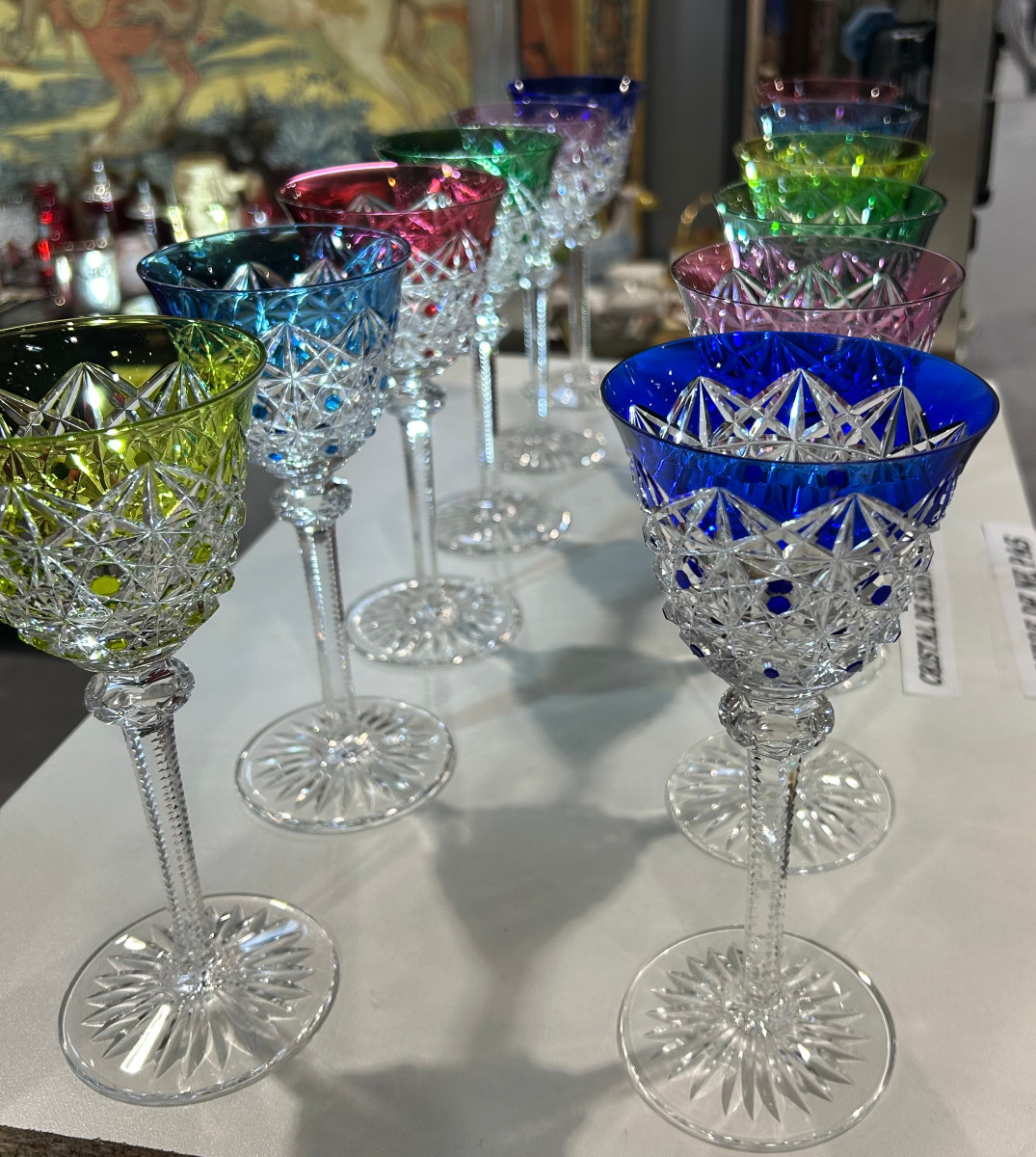12 grands verres de couleur cristal Saint Louis modèle Roemer