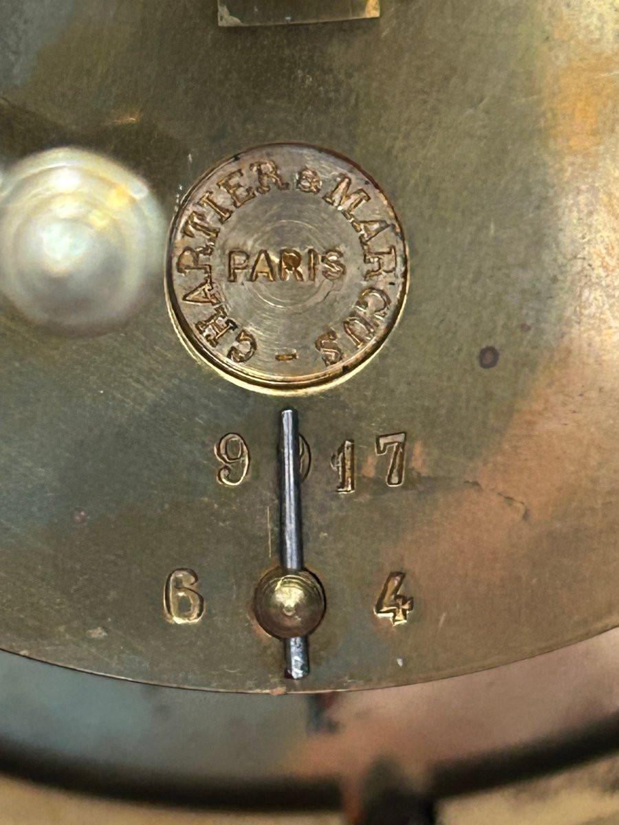 horloge cartel en laque avec motif de fleurs peintent à la main et bronze doré-photo-1