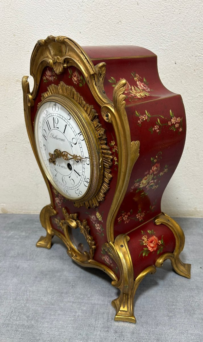 horloge cartel en laque avec motif de fleurs peintent à la main et bronze doré-photo-5