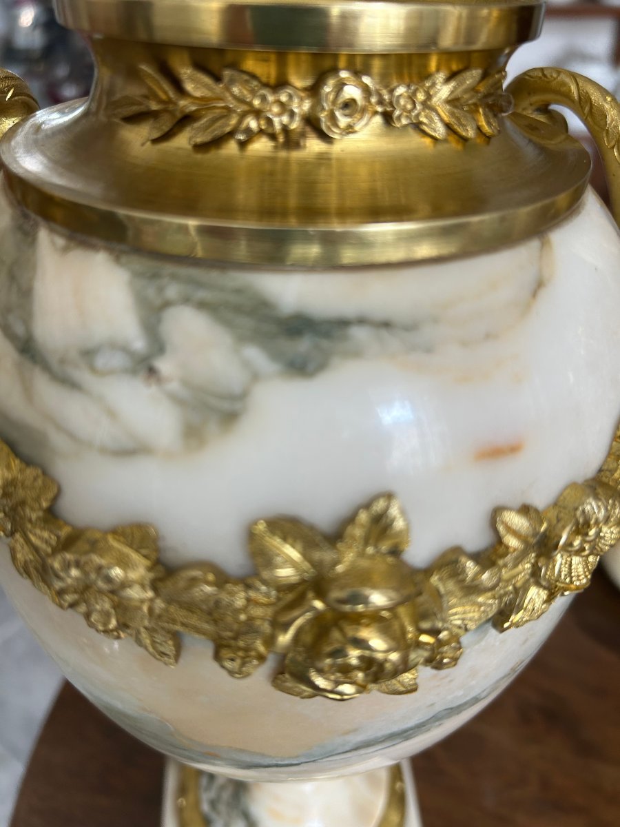 Paire de cassolettes style louis XVI en marbre veiné et bronze doré d'époque Napoléon III-photo-7