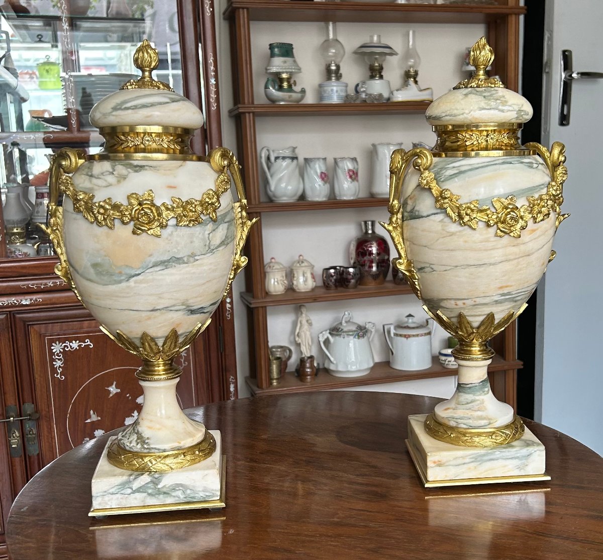 Paire de cassolettes style louis XVI en marbre veiné et bronze doré d'époque Napoléon III
