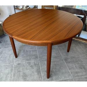 Scandinavian Round Table With Teak Extensions