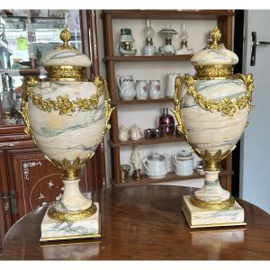 Pair Of Louis XVI-style Casserole Dishes In Veined Marble And Gilded Bronze From The Napoleon III Period