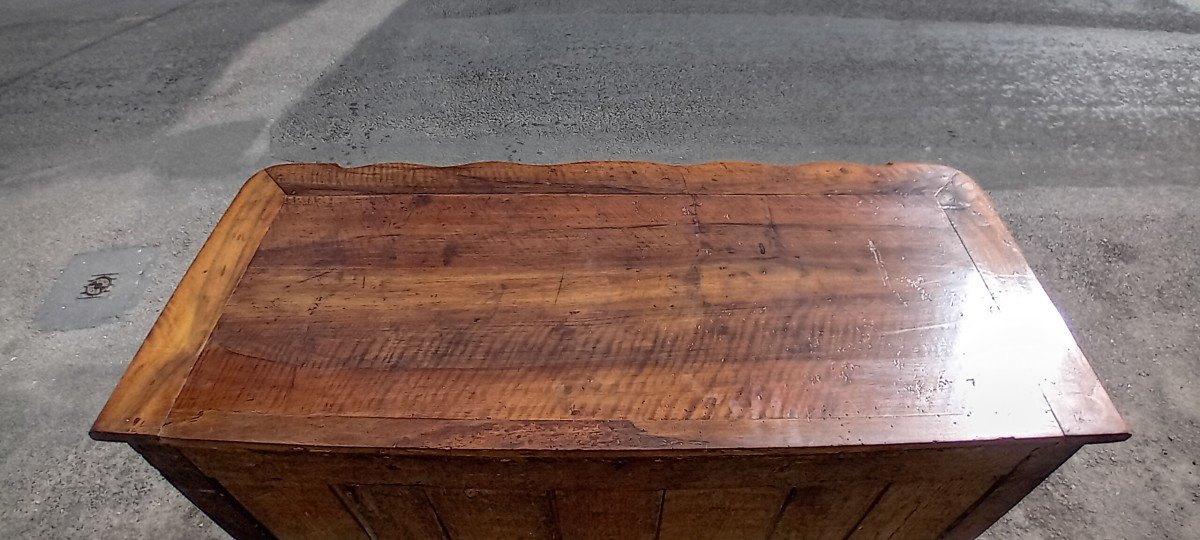 Louis XV Walnut Commode 18th-photo-3