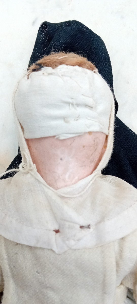 Small Porcelain Head Doll Representing A Nun-photo-4