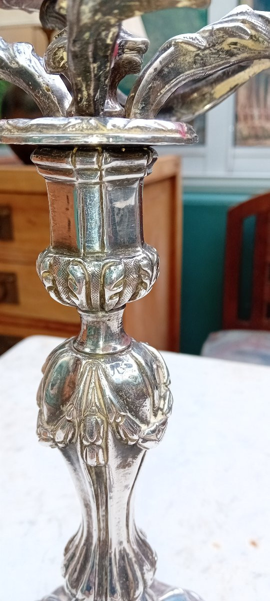 Paire de bougeoirs en bronze argenté -photo-3