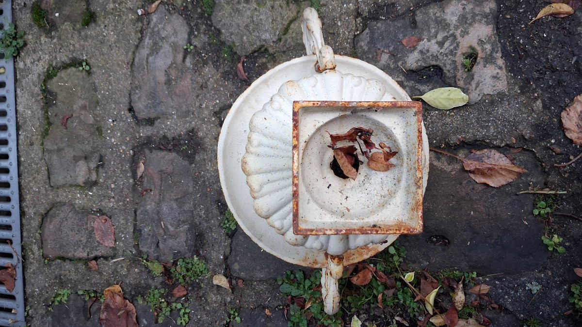 Medici Vase, Cast Iron Garden Basin -photo-1