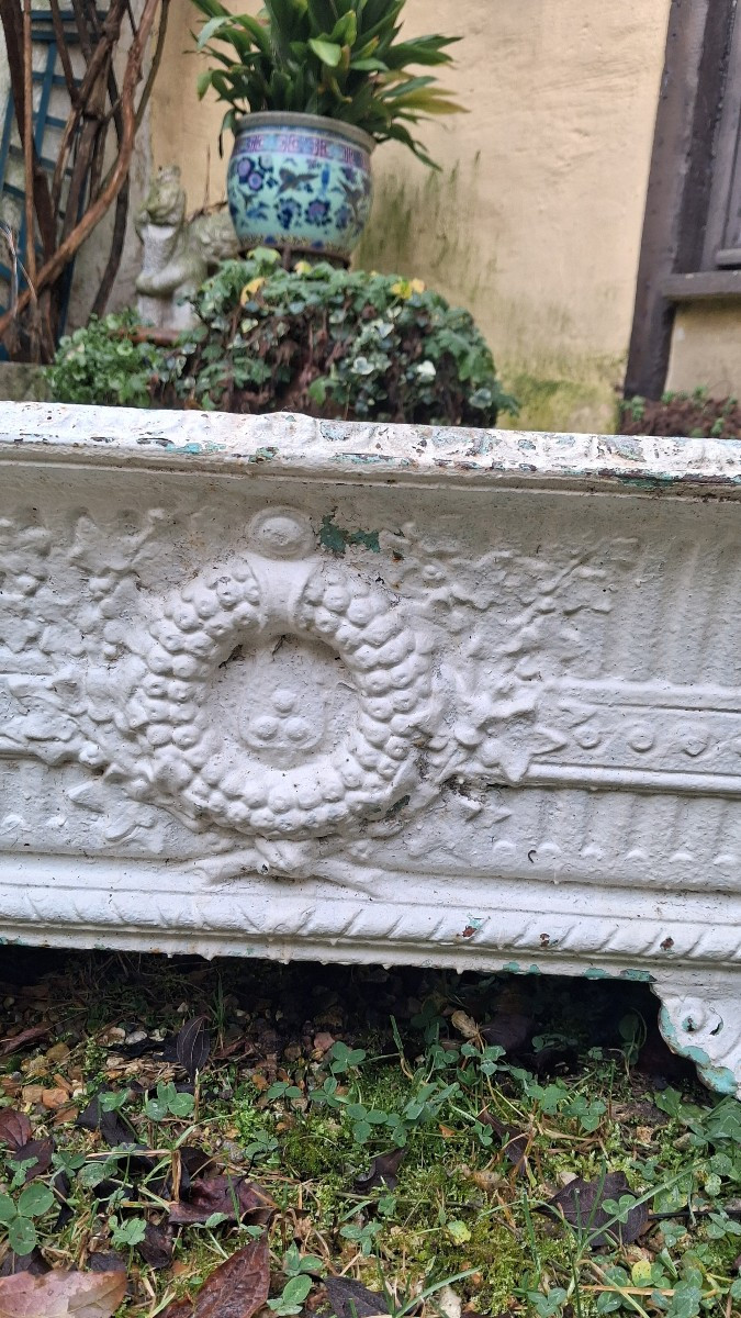 Pair Of 19th Century Cast Iron Planters -photo-2