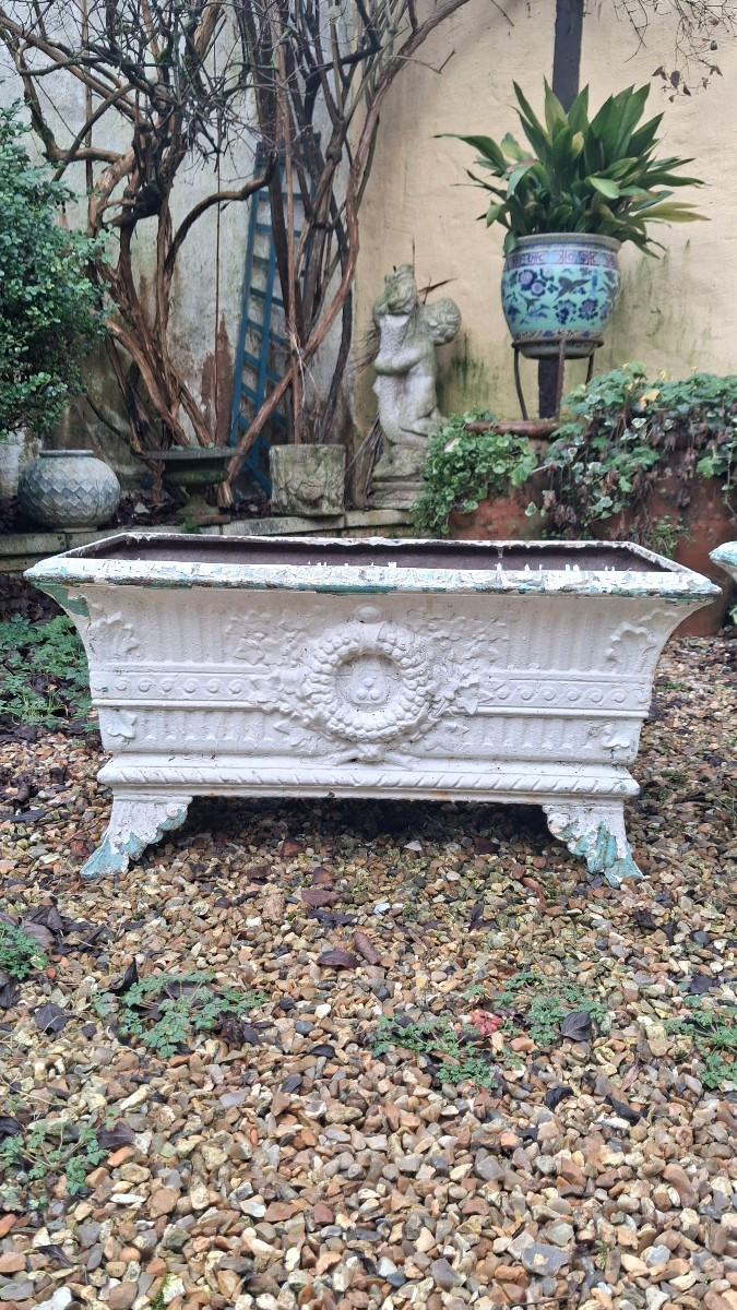 Pair Of 19th Century Cast Iron Planters -photo-3