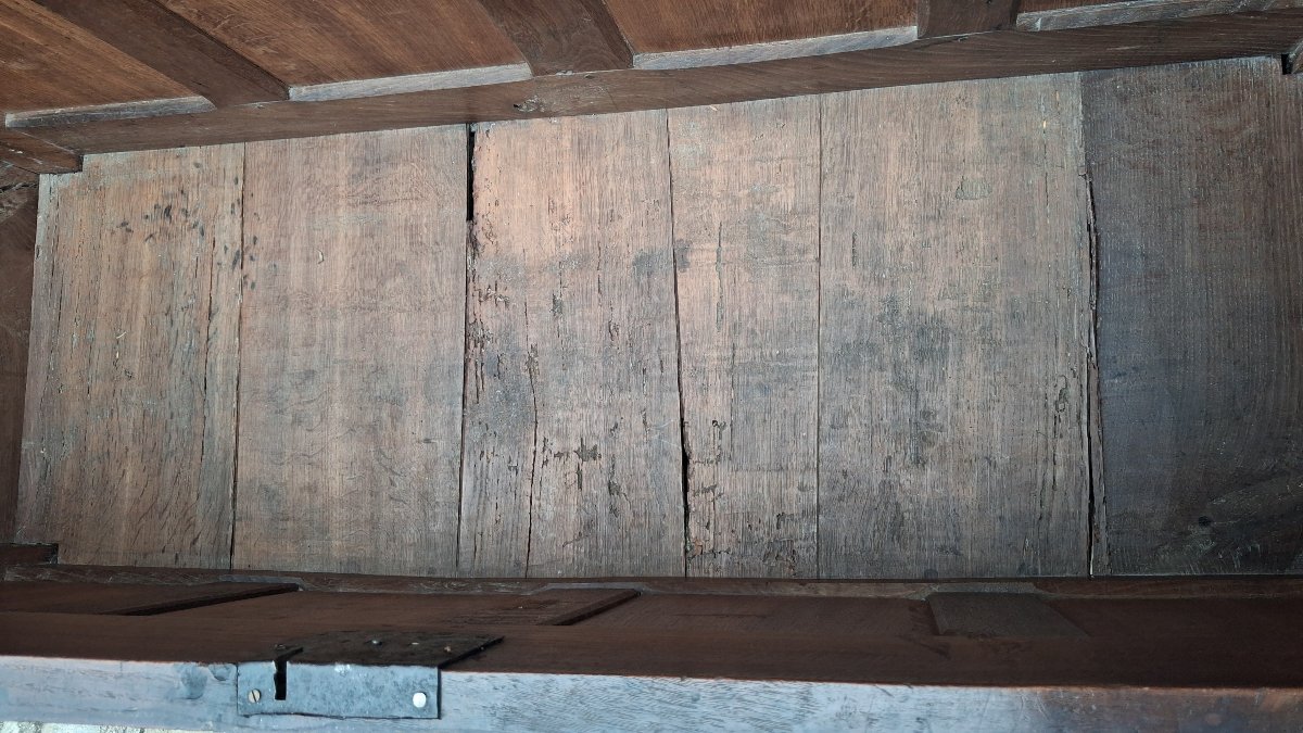 17th-century Oak Chest -photo-4