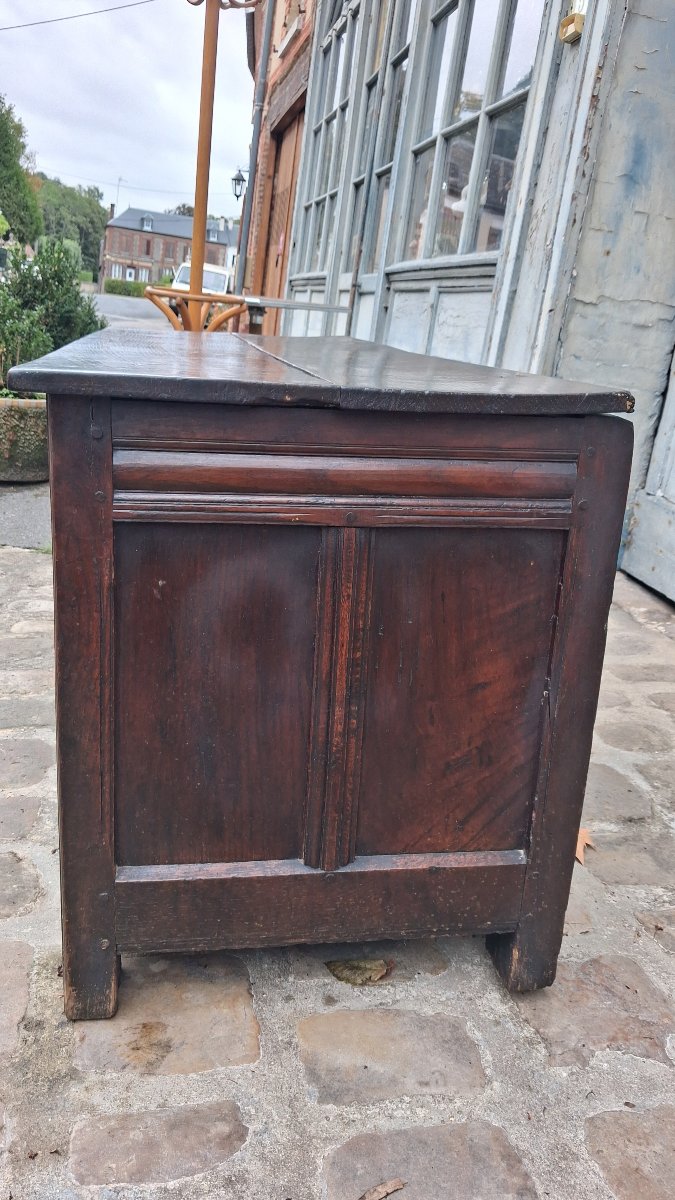 17th-century Oak Chest -photo-8