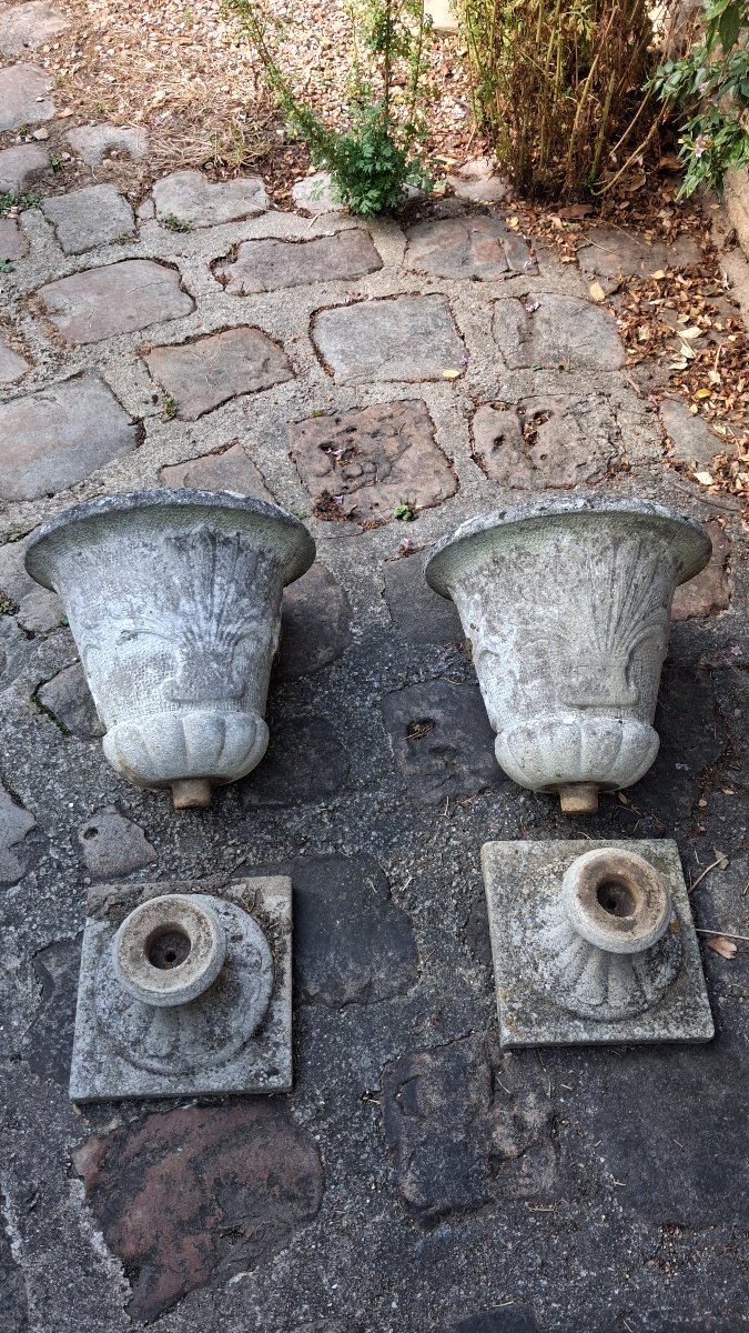 Paire de vases medicis en pierre reconstituée 20 ème -photo-4