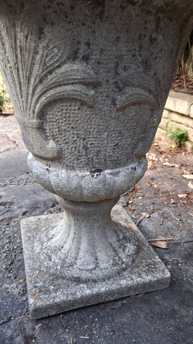 Paire de vases medicis en pierre reconstituée 20 ème -photo-6
