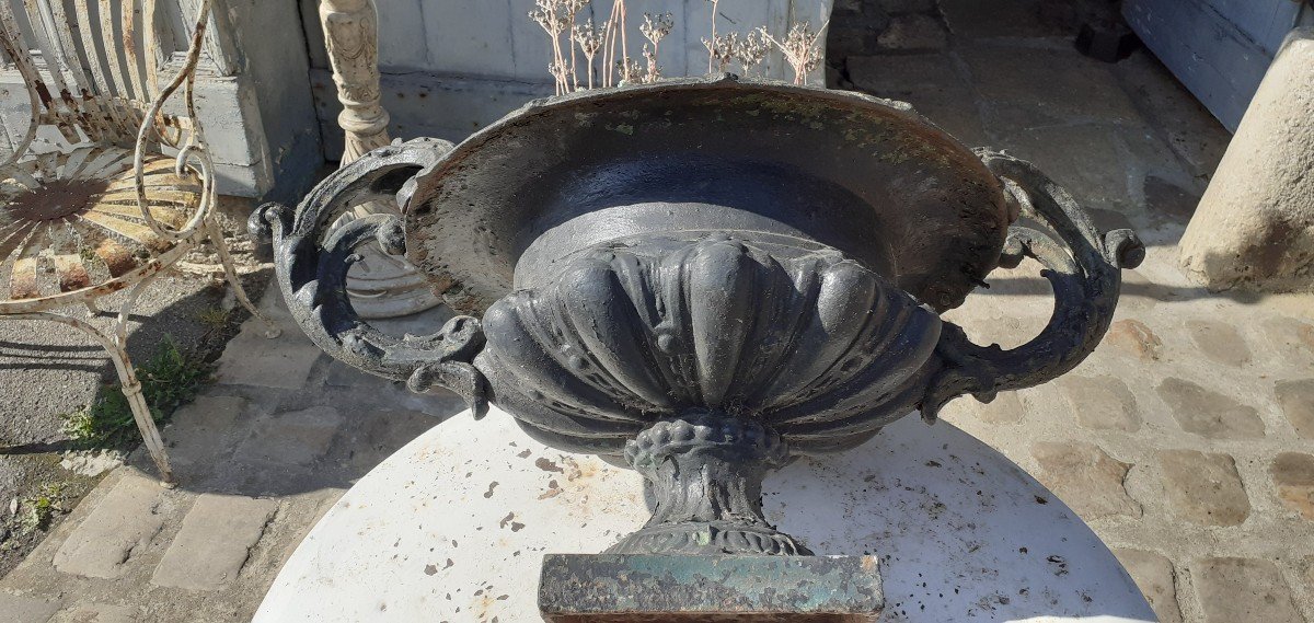 19th Century Cast Iron Vase-photo-7