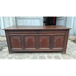 17th-century Oak Chest