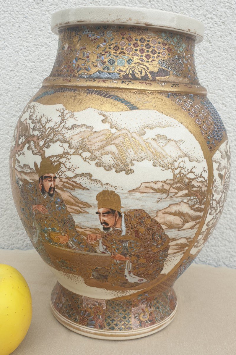 Satsuma Vase Meiji Period Gold Decorations