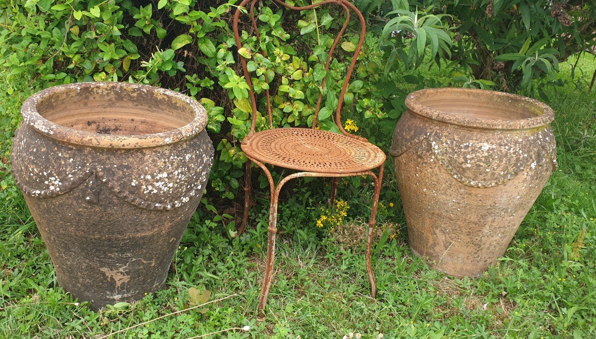 Terracotta Garden Jars. Vases Pots Garden-photo-1