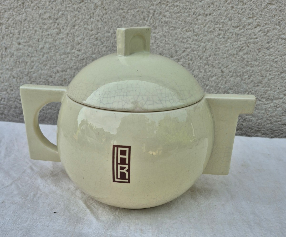 Jean Luce  Cafetière Moderniste En Faïence Art Déco 