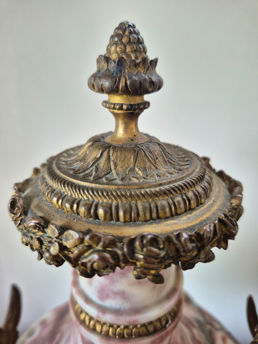 Horloge Marbre garniture en bronze Napoléon III  de style Louis XVI Cariatides fleurs Strass-photo-4