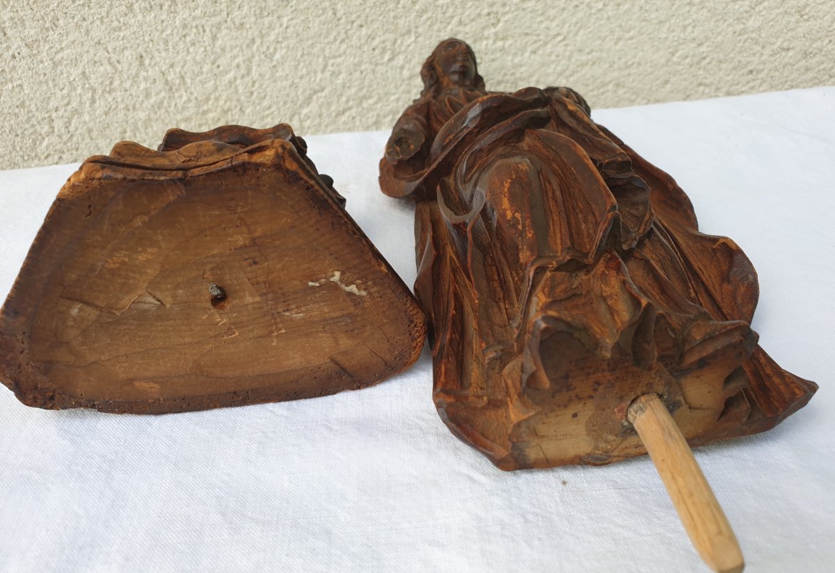 Holy Carved Wood End 17th Century Light Wood-photo-1