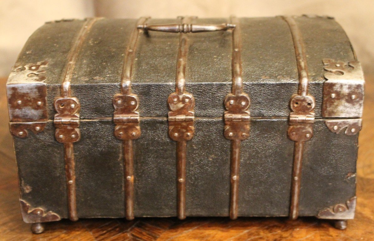 Box Covered In Black Morocco And Iron Fittings. France 17th Century.-photo-4