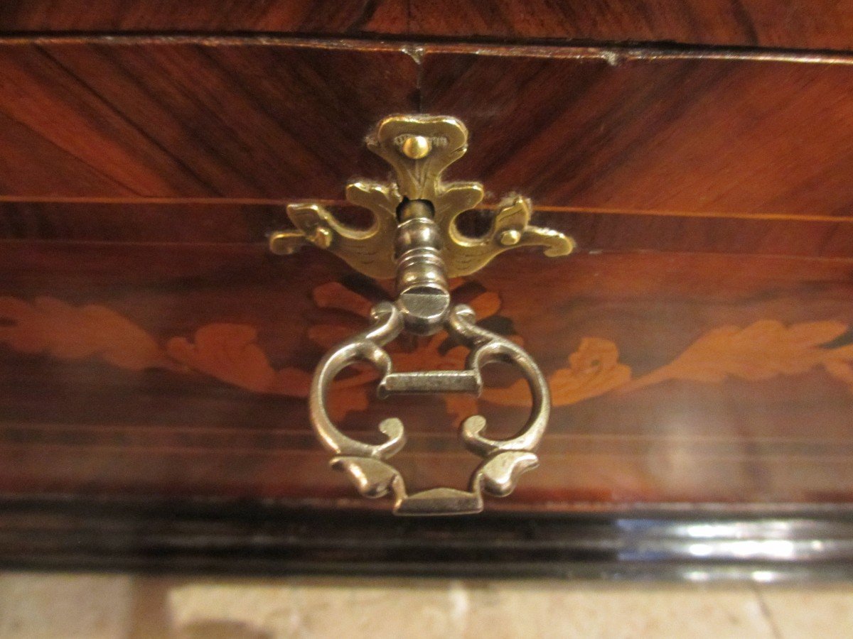 Small Curved Trunk In Walnut Veneer, Louis XIV Period.-photo-7