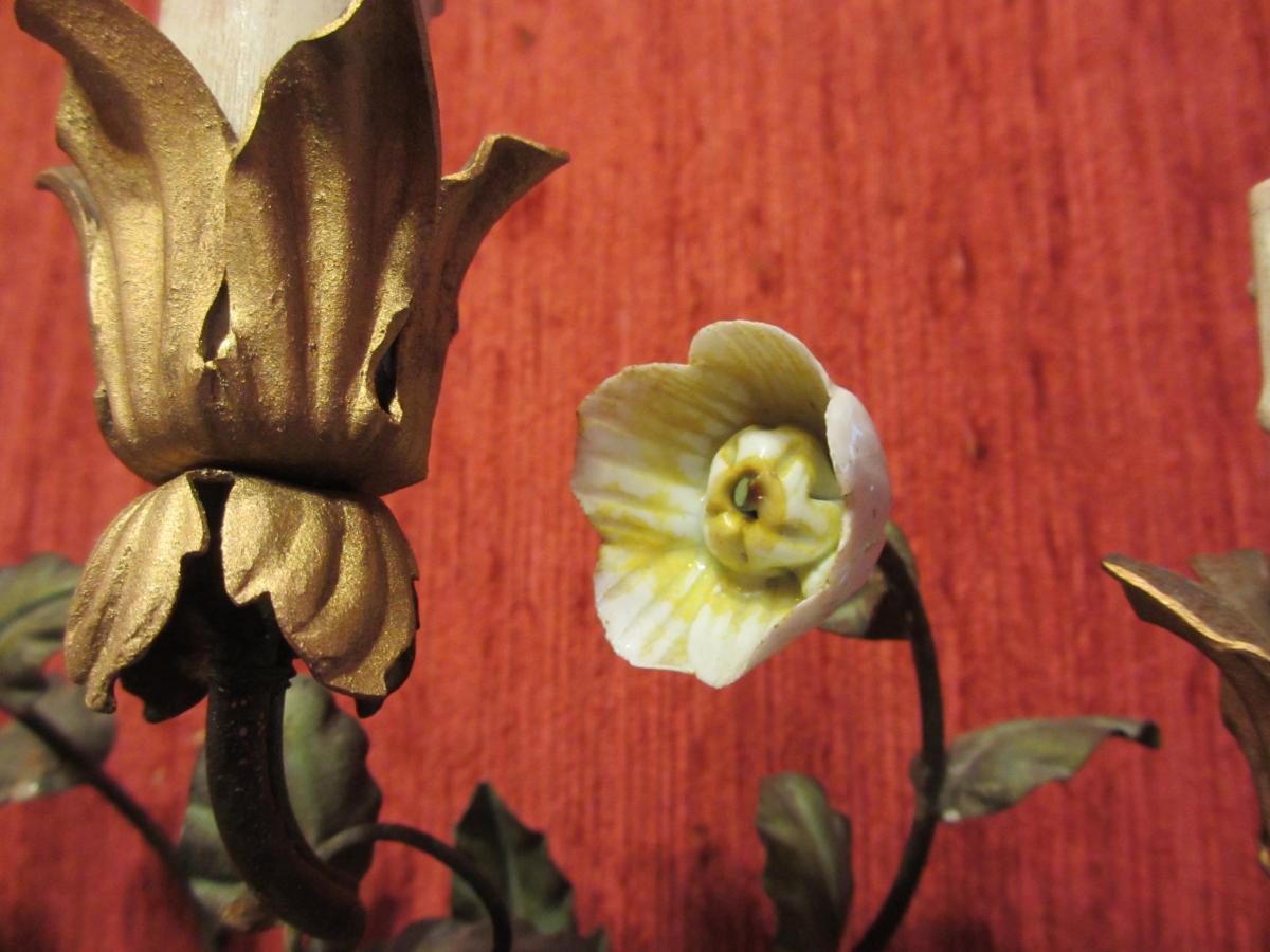 In Wall Pair Of Painted Iron And Porcelain Flowers-photo-4