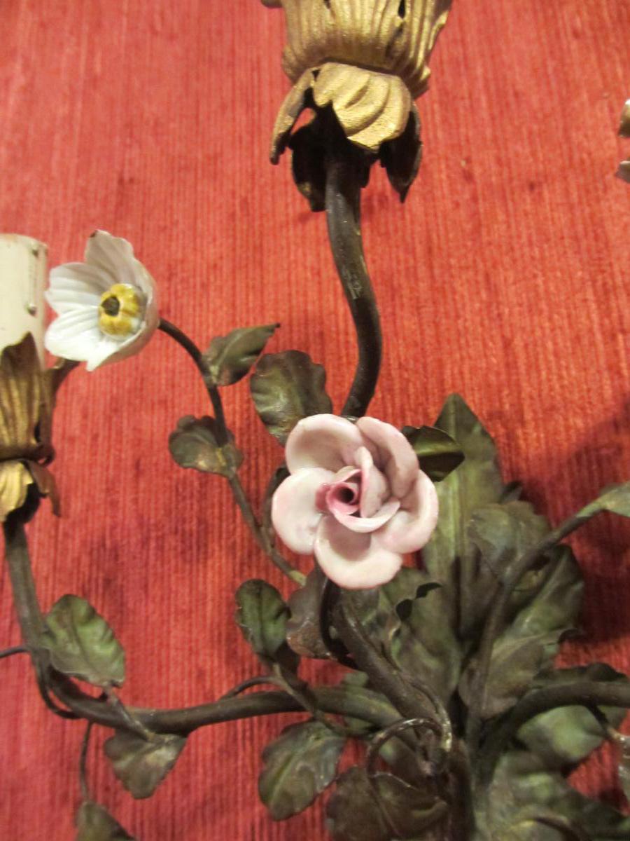 Paire d'Appliques En Fer Peint Et Fleurs En Porcelaine-photo-2