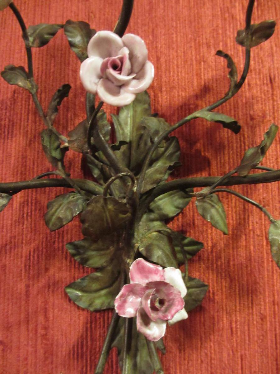In Wall Pair Of Painted Iron And Porcelain Flowers-photo-3